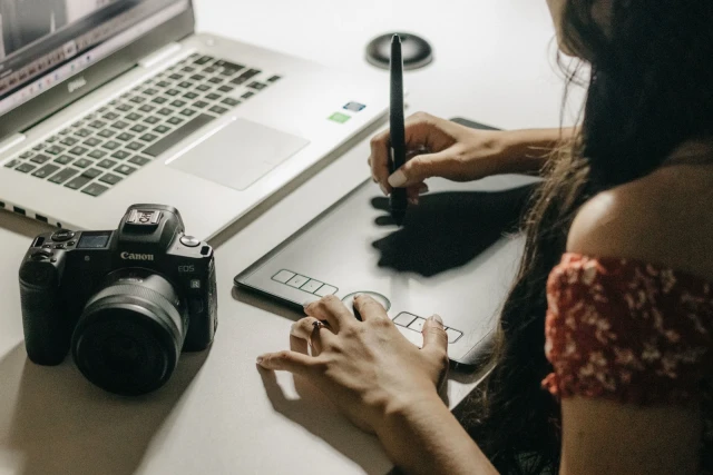 Graphic Design - book online with Bookme