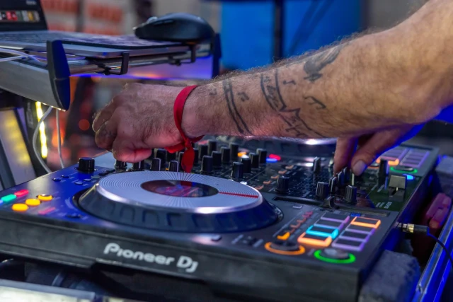 Event Entertainment - book online with Bookme